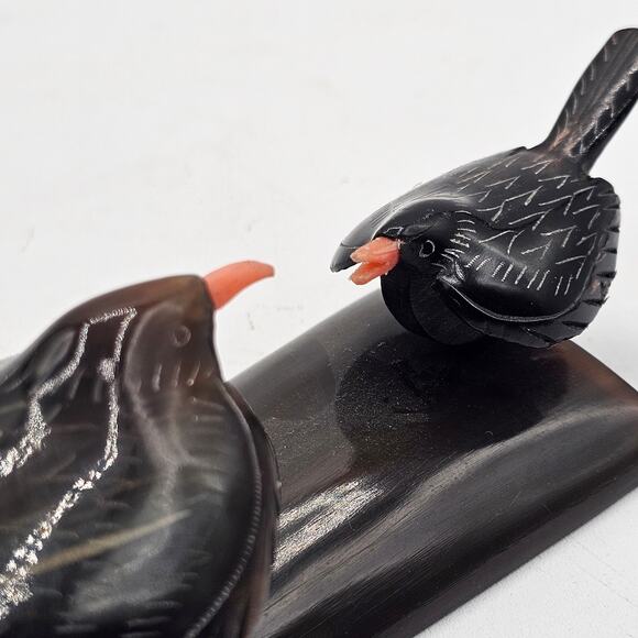 Small Handcrafted Horn Birds Statues - Crane and Songbirds Carvings - Picture 3 of 8